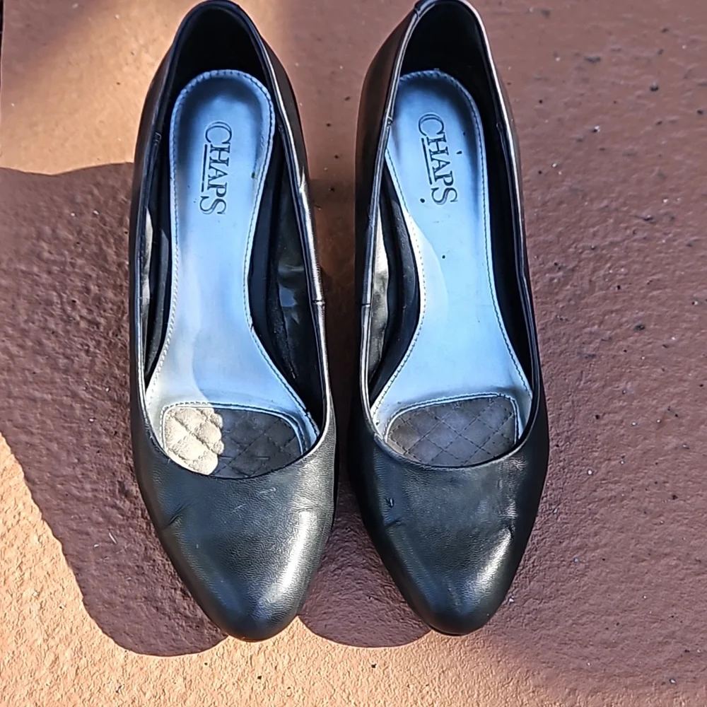 Pumps - Picture 2 of 8